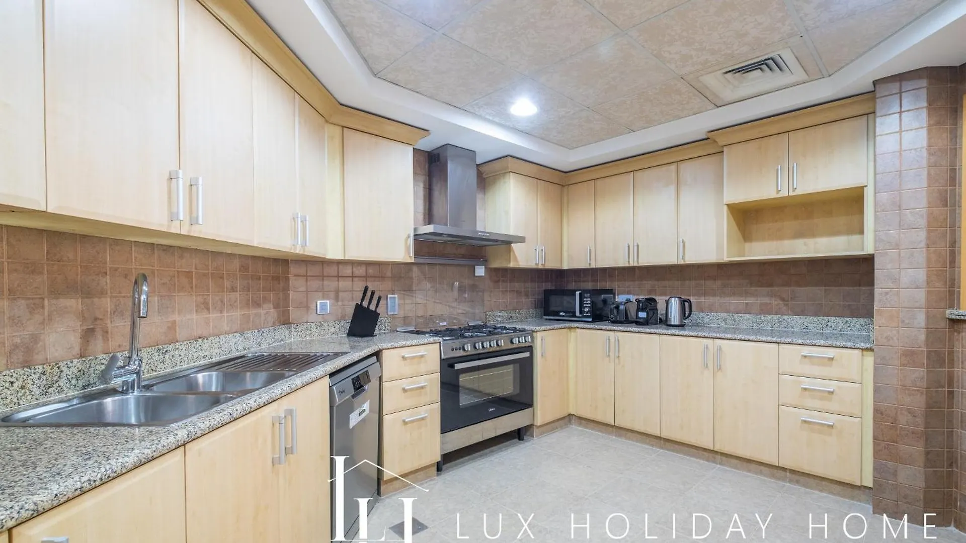 Lux The Shoreline Palm Island Skyline Suite 2 Dubai