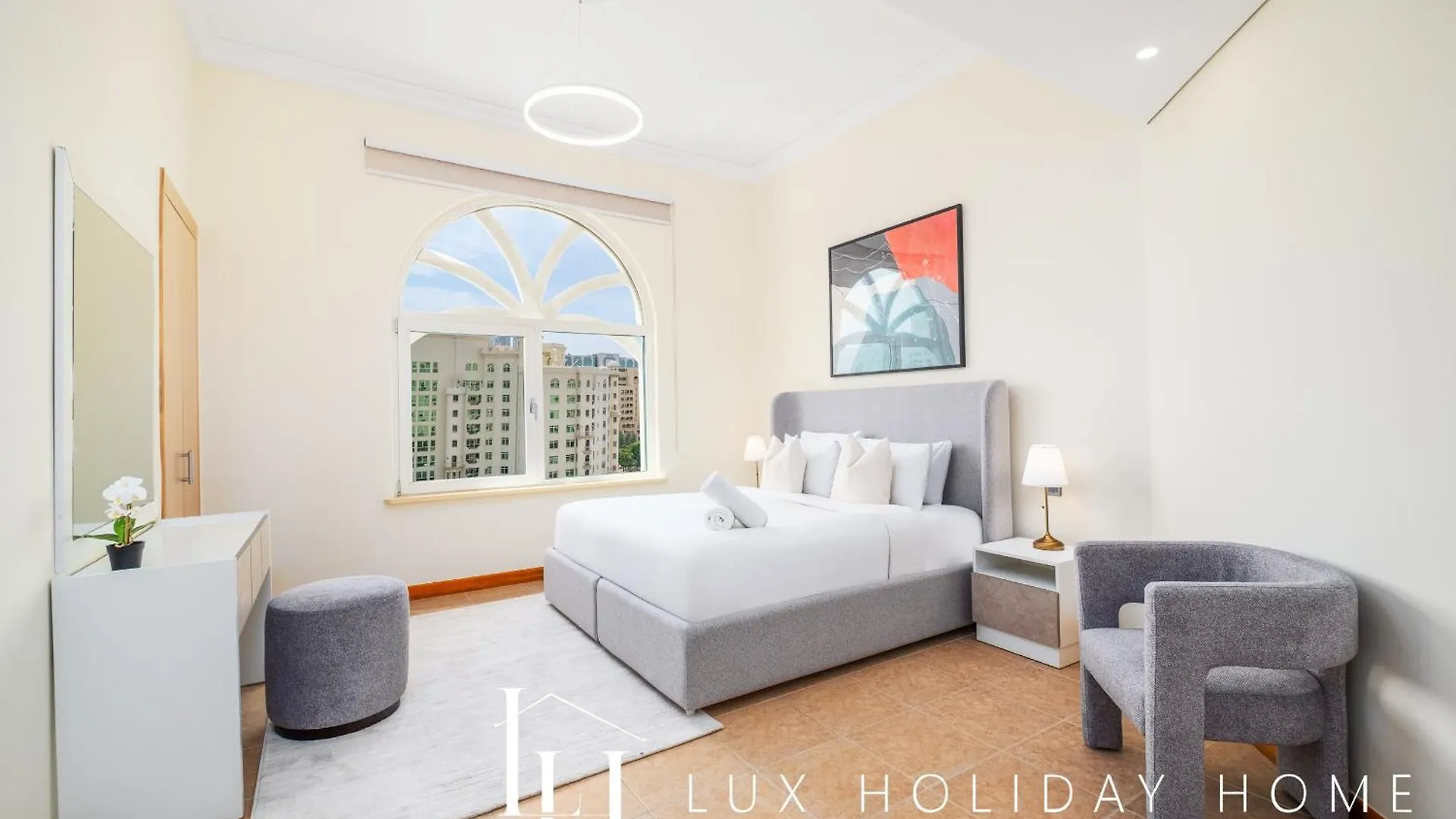 Lux The Shoreline Palm Island Skyline Suite 2 Dubai Apartment